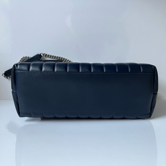 Saint Laurent Medium LouLou  ❌ Pending Sale ❌ - Picture 6 of 16